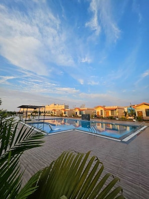 3 outdoor pools