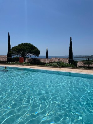 Pool - Lovely Beach, Entre la Plage et la Piscine (Sainte-Maxime)
