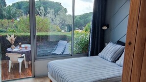 2 間睡房、免費 Wi-Fi、床單