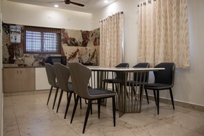 Dining - Vista Villa Stays (Tirupati)
