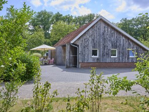 Exterior - Rural holiday home with a hot tub (Haaksbergen)