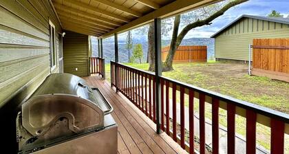 Wine Country Retreat - Monarch Trails