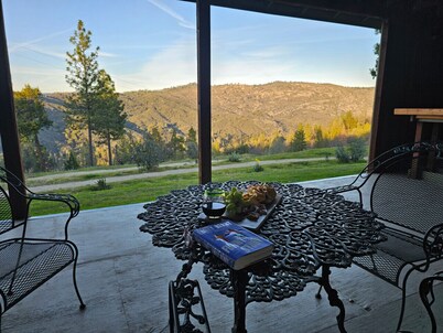 Wine Country Retreat - Monarch Trails