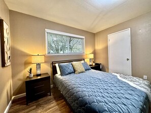2 bedrooms, iron/ironing board, WiFi, bed sheets