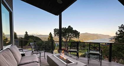 Breathtaking Views of Mt. Hood and Columbia Gorge, Huge Deck, Shuffleboard, Ping Pong, Trampoline
