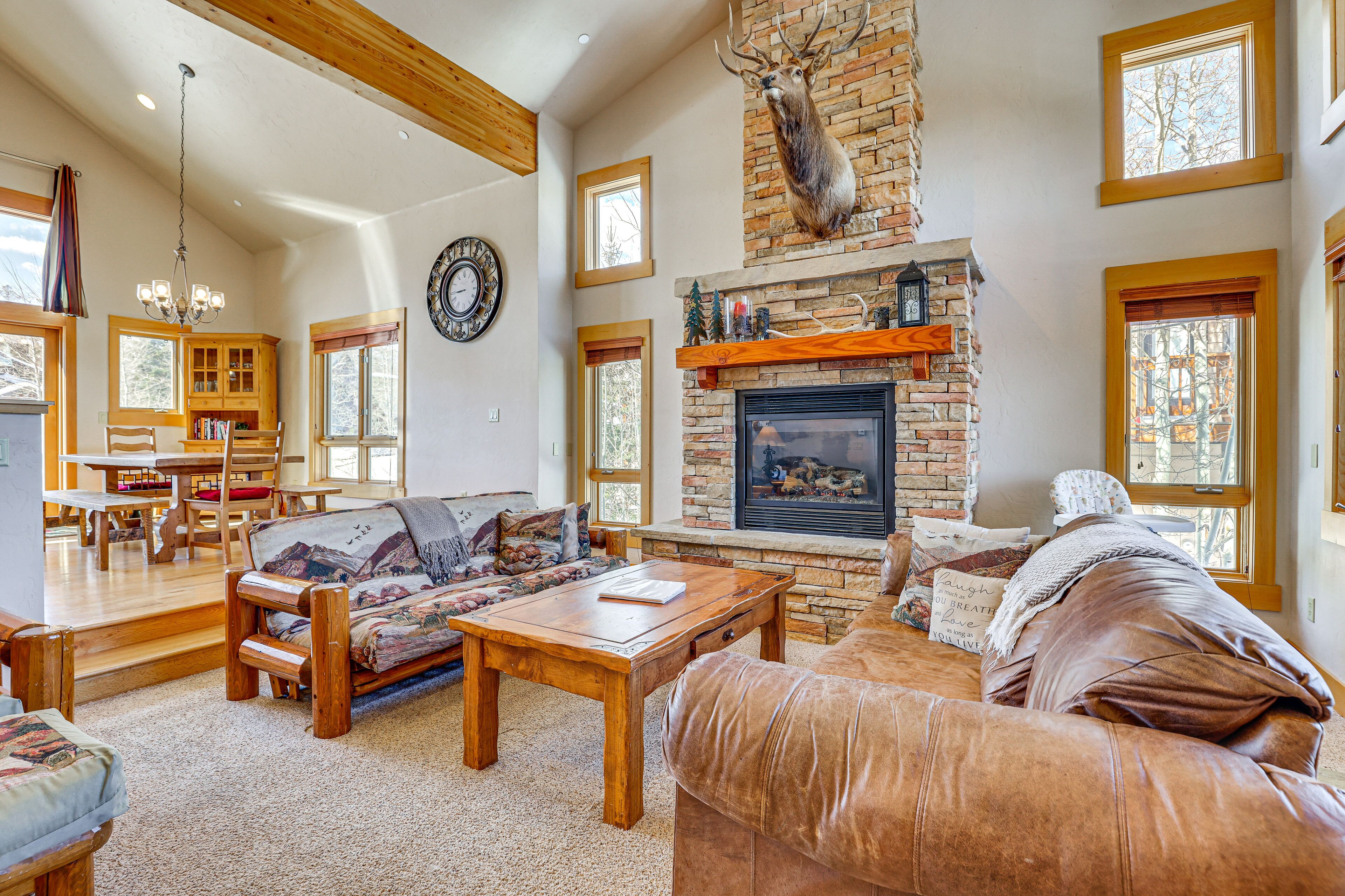 Peaceful Silverthorne Retreat w/ Hot Tub & Balcony