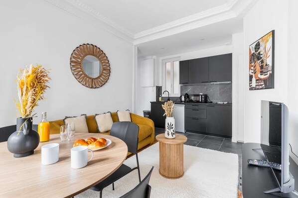 TV - 2 pieces refait neuf centre paris - paris 19 - 4P (Paris)