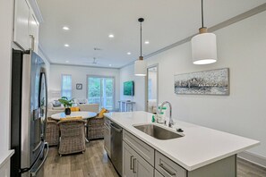 Interior - Beautiful condo with pool, hot tub, beach access, central AC, & washer/dryer (Santa Rosa Beach)