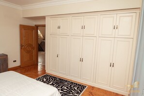 5 bedrooms