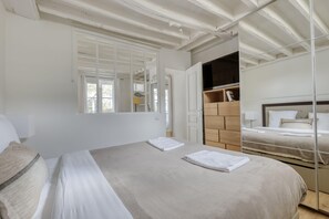 2 bedrooms, iron/ironing board, travel cot, WiFi - Tranquil Heaven up to 4 guests - Heart of Paris 07 (Paris)