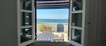 Private villa with breathtaking sea views, private pool and jacuzzi