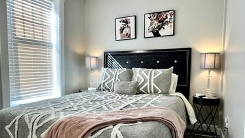 2 Schlafzimmer, Schreibtisch, Bügeleisen/Bügelbrett, kostenloses WLAN