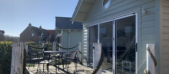 Sophie Beach Hut -  a beach house that sleeps 4 guests  in 2 bedrooms