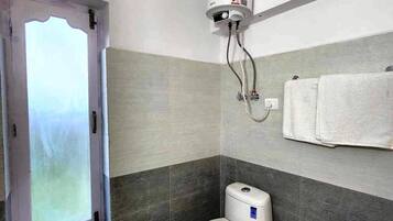 Free toiletries, slippers