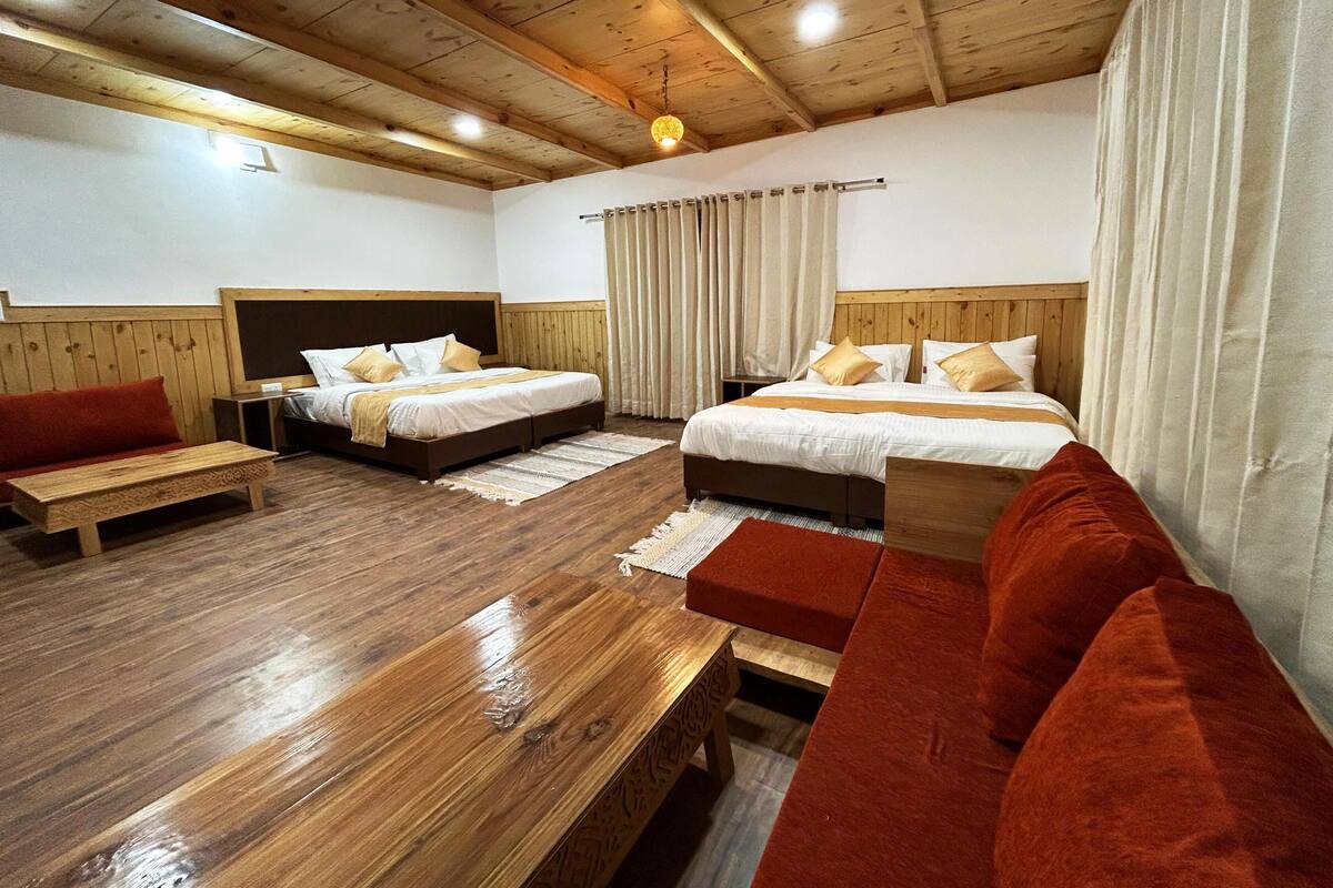 Family Double Room | Desk, free WiFi