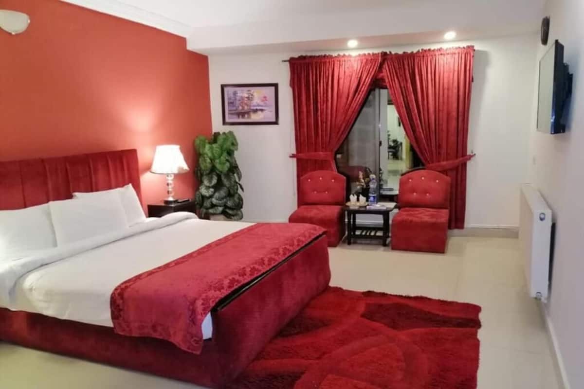 Basic Studio | 2 bedrooms, free WiFi