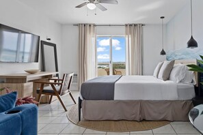 Apartment - Bayshore Bliss- Cozy Space Pool Views (North Bay Village)