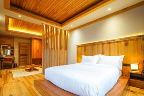 Memory foam beds, in-room safe, blackout drapes, soundproofing