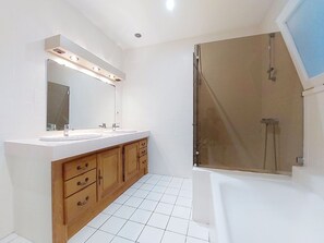 Hair dryer, towels