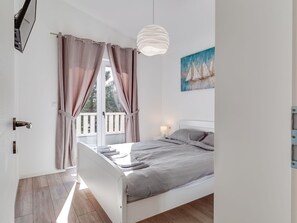 3 bedrooms, free WiFi - Beautiful villa for 8 guests with WIFI, A/C, TV and terrace (Zadar)