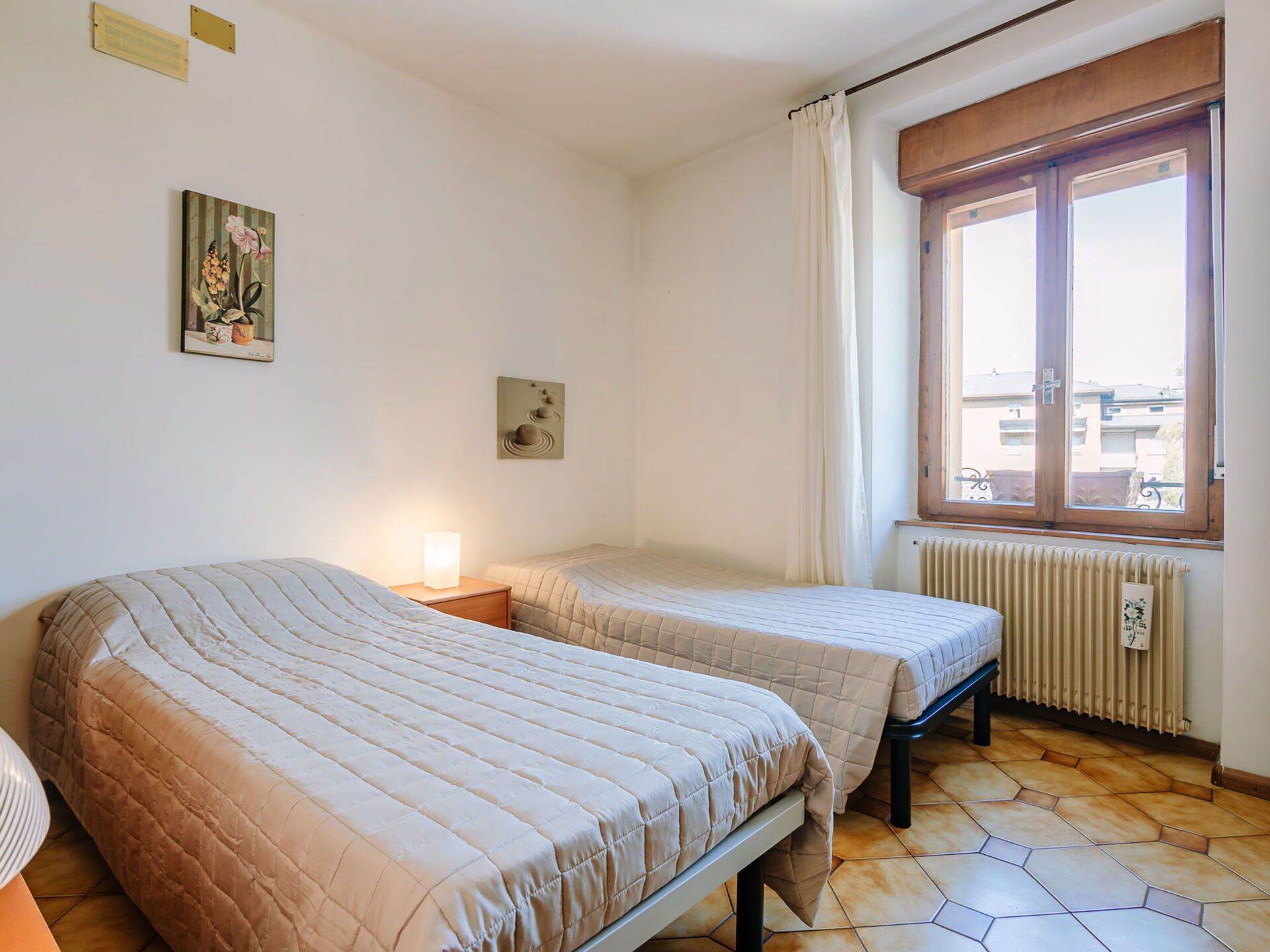 Möbel, Eigentum, Fenster, Komfort, Azurblau, Holz, Textil, Interior Design, Beleuchtung