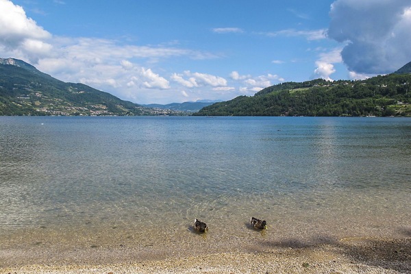 Wolke, Himmel, Wasser, Berg, Azurblau, Natürliche Landschaft, Küsten Und Ozeanische Forms, See, Bank, Wasserlauf