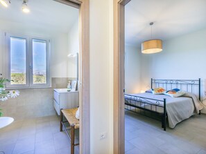 3 habitaciones, cuna de viaje, wifi gratis y ropa de cama