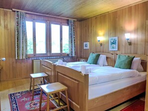 5 camere, culla da viaggio, Wi-Fi gratuito