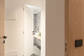 Dusche, Haartrockner, Bidet, Handtücher