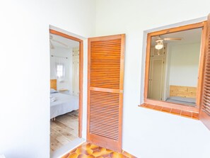 2 soverom, skrivebord og internettilgang