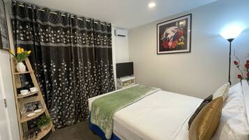 1 bedroom, free WiFi, bed sheets