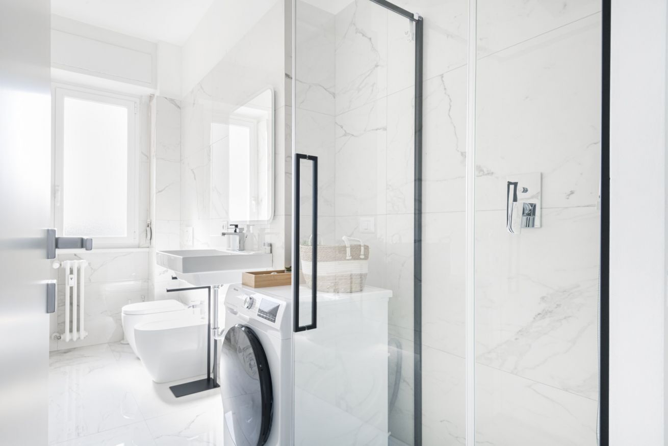 Een douche, gratis toiletartikelen, een haardroger, een bidet