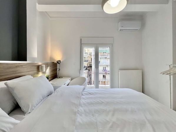 3 bedrooms, desk, iron/ironing board, WiFi