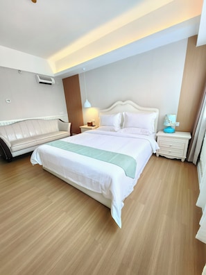 Business Suite, City View | Soundproofing, free WiFi, bed sheets - MiHua Apartment (Guangzhou)