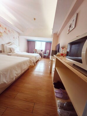 Comfort Twin Room, City View