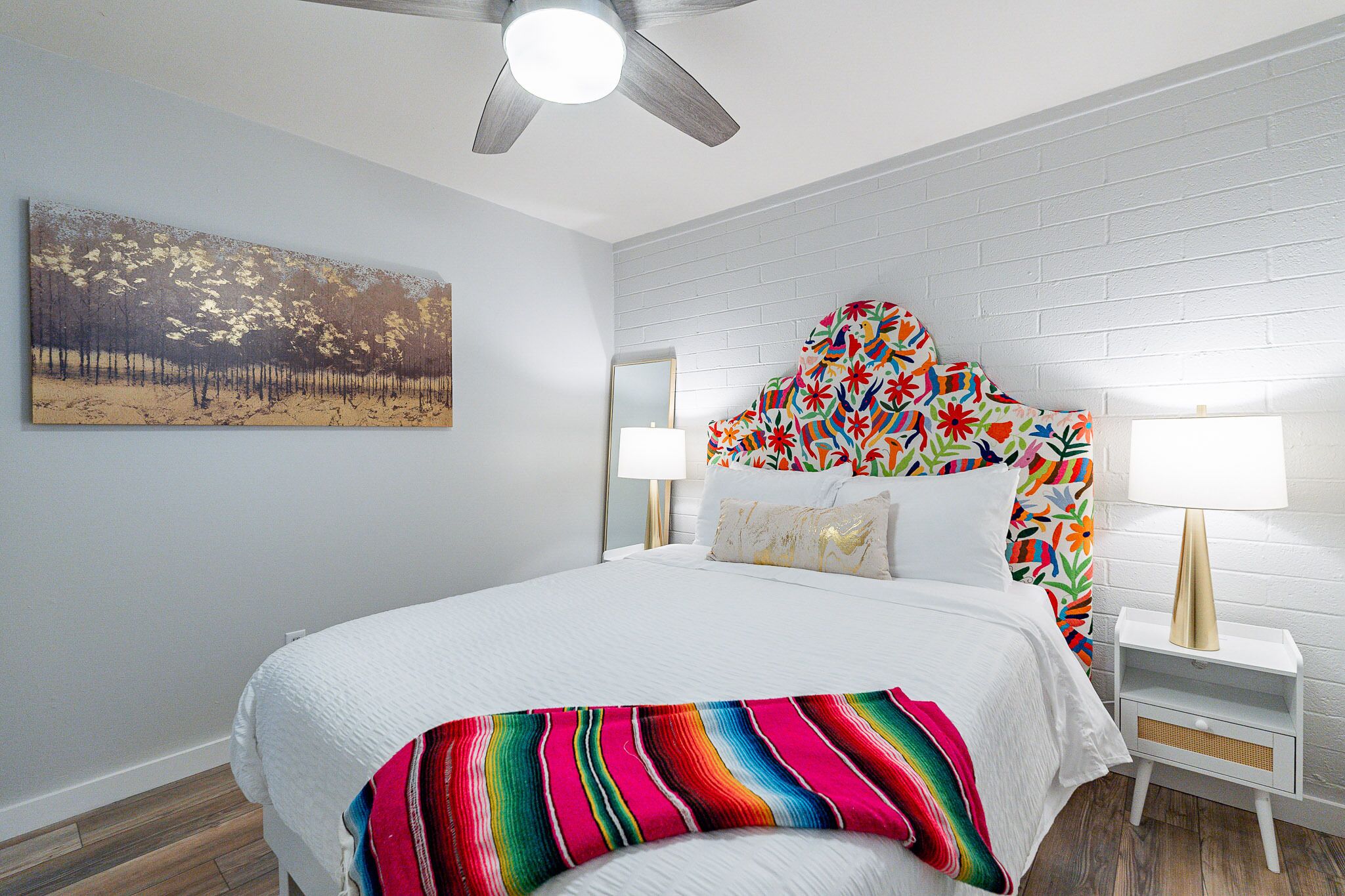 Color Pop Spot - 2BR 1 Bath Duplex