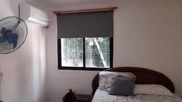 3 bedrooms, in-room safe, free WiFi, bed sheets