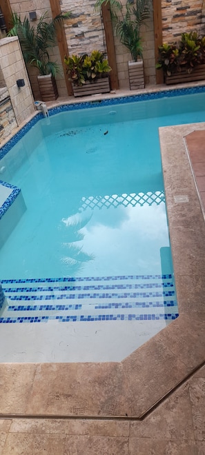 Outdoor pool - Villa Isabel, Frente Patio de Colombia, Cerca Embajada de United States (Santo Domingo)