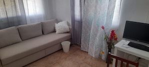 Smart TV, computer monitors - Villa Isabel, Frente Patio de Colombia, Cerca Embajada de United States (Santo Domingo)