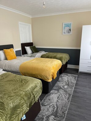4 chambres, bureau, fer et planche à repasser, Wi-Fi gratuit