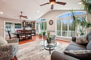 TV, fireplace, offices