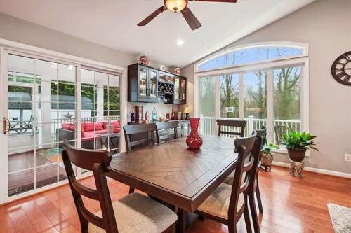 The General's House-Spacious Home w/Pool & Hot Tub