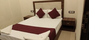 1 bedroom, desk, free WiFi