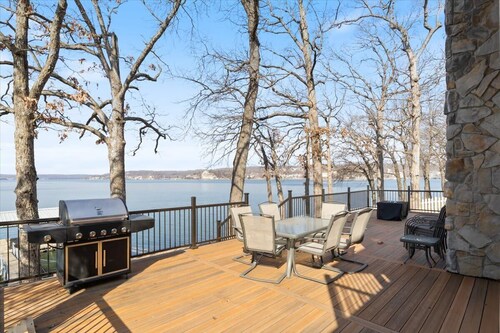 Lakefront House, Dock, Fire pit