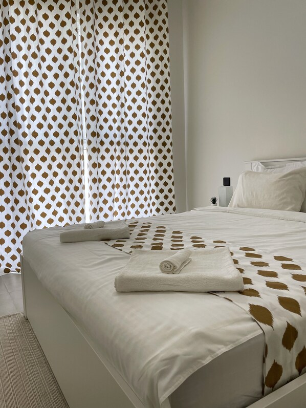 2 makuuhuonetta, työpöytä, silitysrauta/-lauta, Wi-Fi