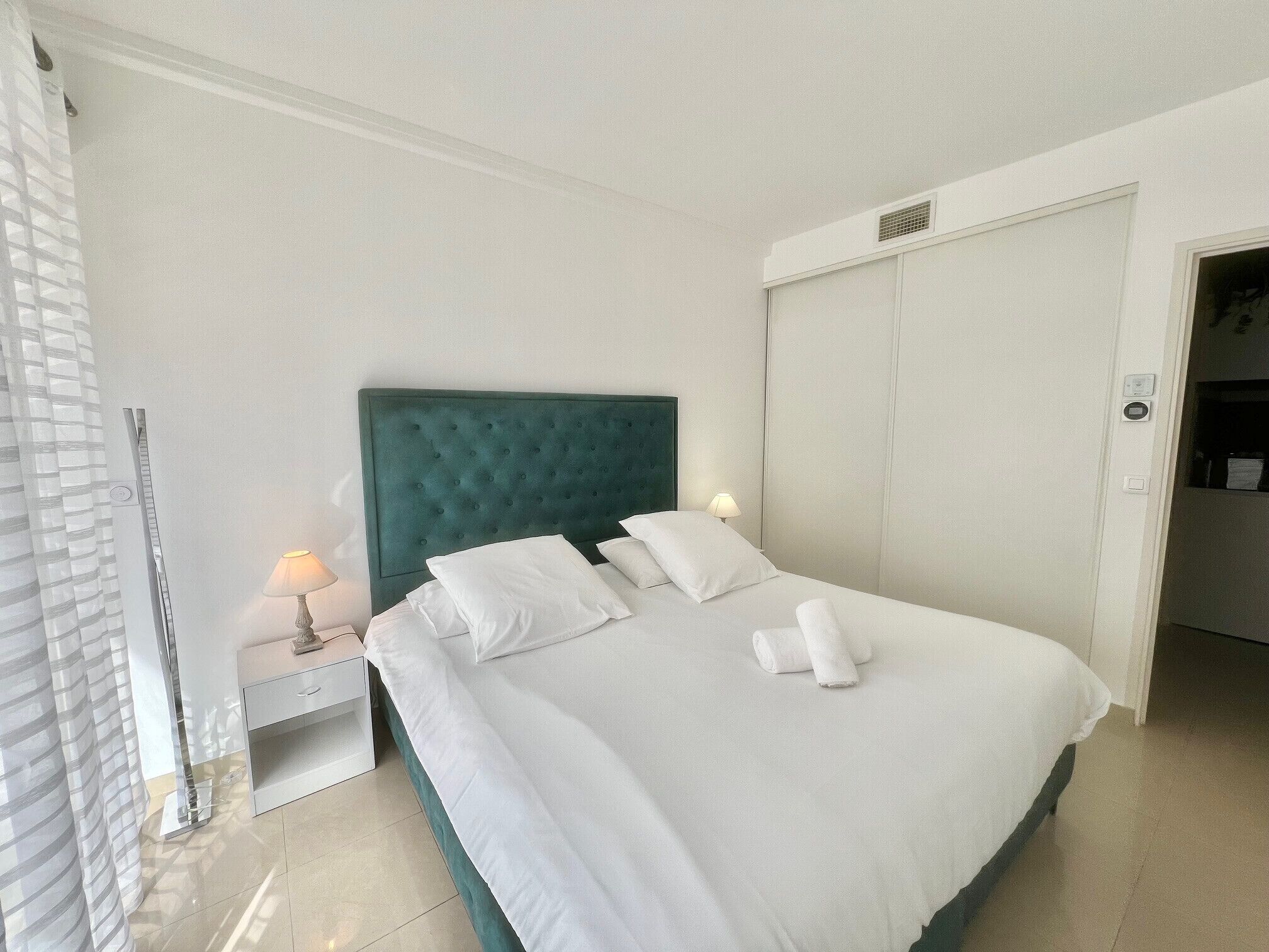 1 slaapkamer, een bureau, gratis wifi, beddengoed