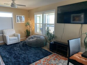 Smart TV, DVD player, books - Fisherman's access and relaxation in a 2BR 2BA on River with Dock, Pet friendly! (Carrabelle)