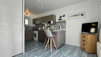 雪櫃、爐具、多士爐