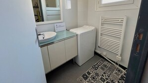 Bathroom - Modern Apartment Near Beach with Balcony in Argelès-sur-Mer (Argelès-sur-Mer)
