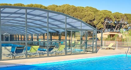 Chalet de 3 hab, 2 baños, piscina climatizada en un dominio seguro cerca de la playa